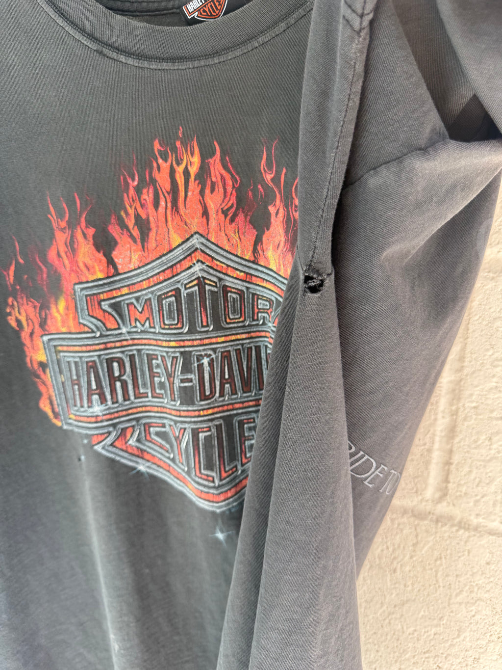 ‘00s Faded Flame Harley Logo Tee