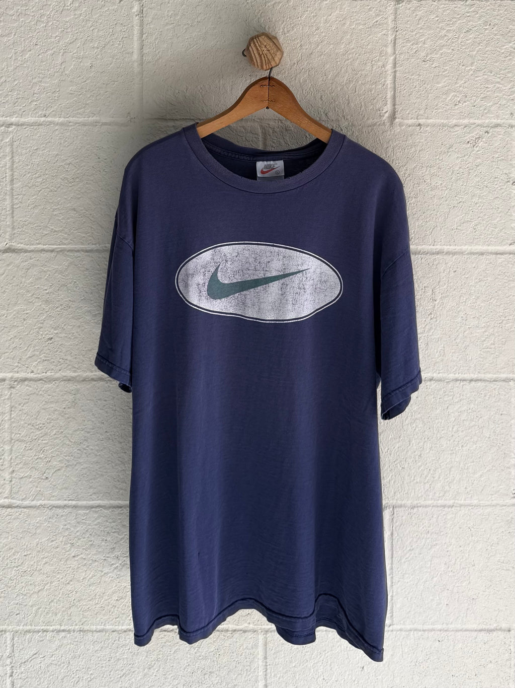 ‘90s Nike Logo Tee