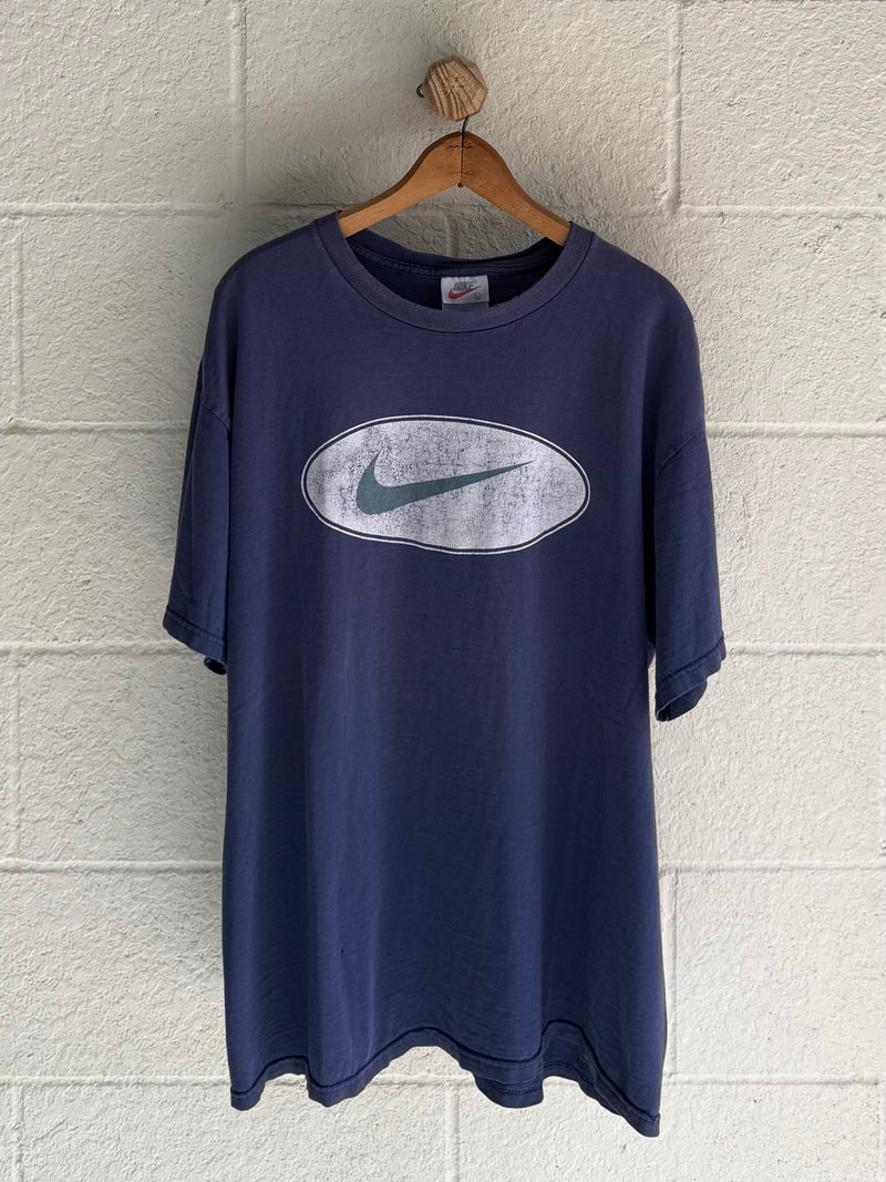 ‘90s Nike Logo Tee