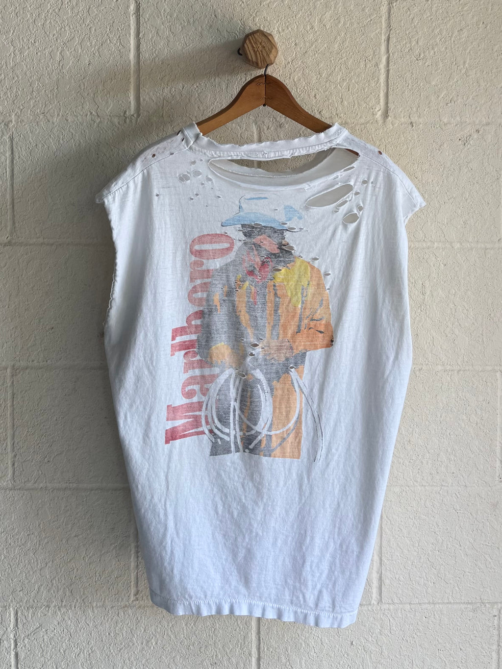 ‘90s Distressed Malboro Cut-Off