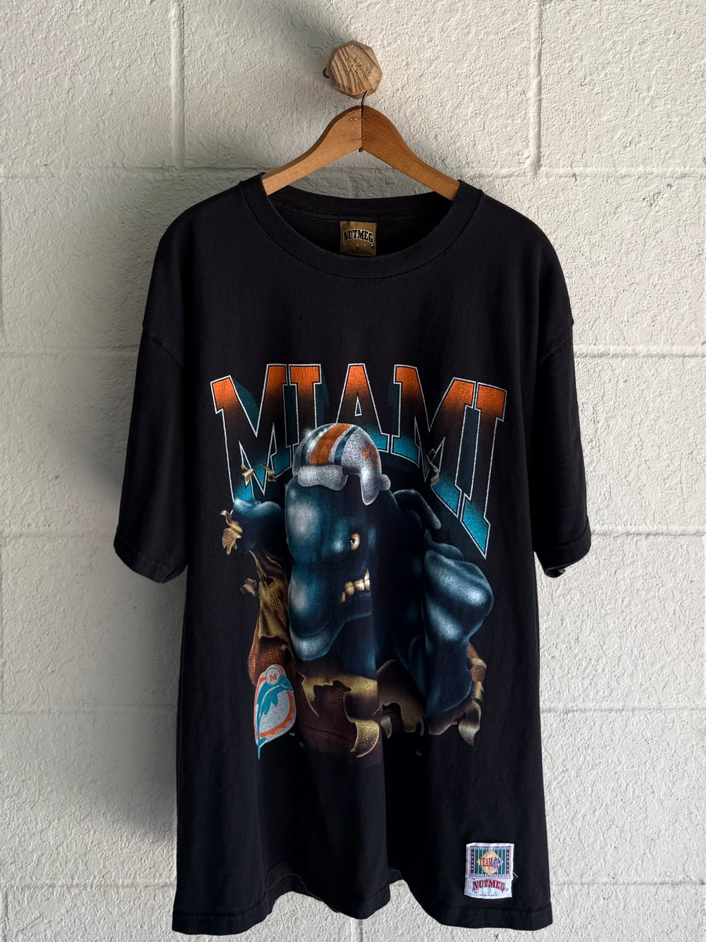 '90s Miami Dolphins Break Through