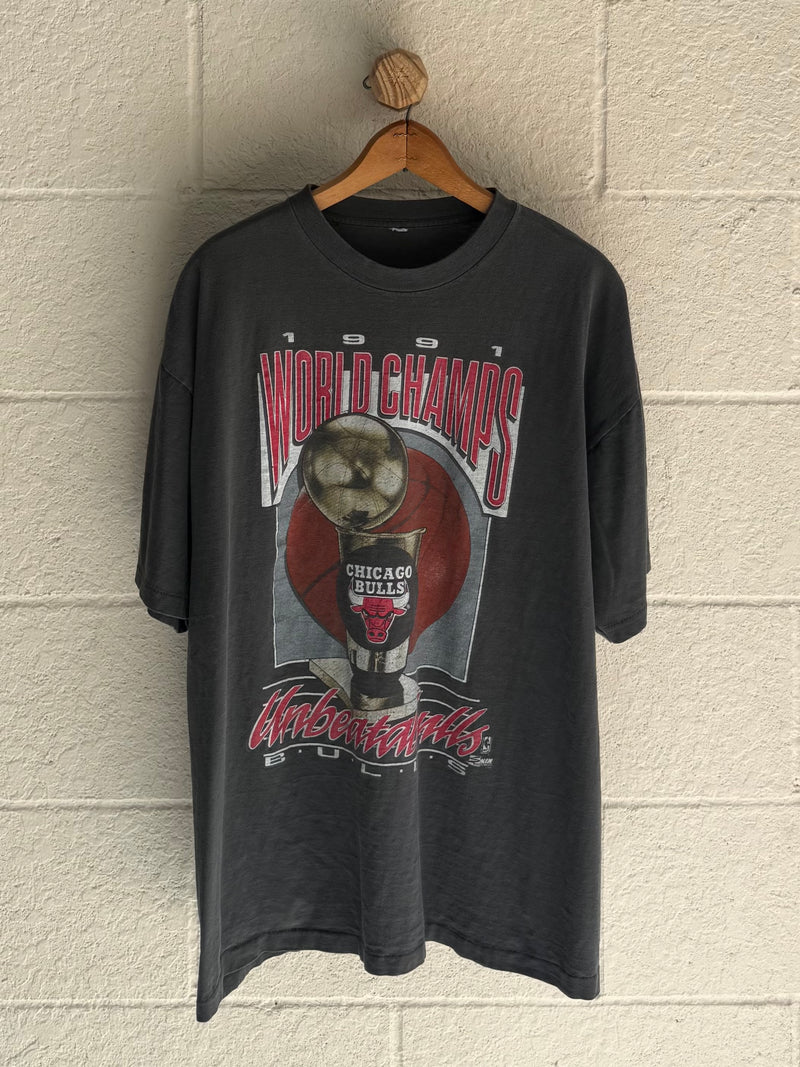 ‘90s Faded Chicago Bulls Champs Tee