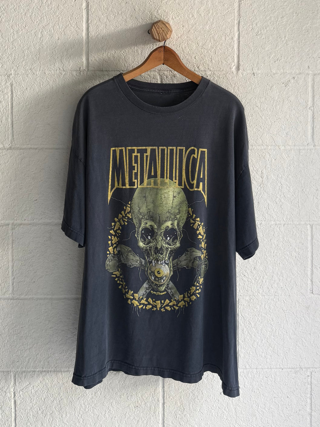 '90s Metallica "No Leaf Clover" Tee