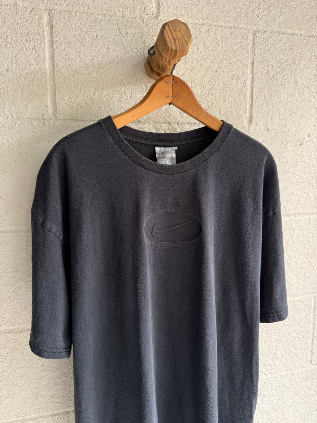 '90s Nike Logo Tee